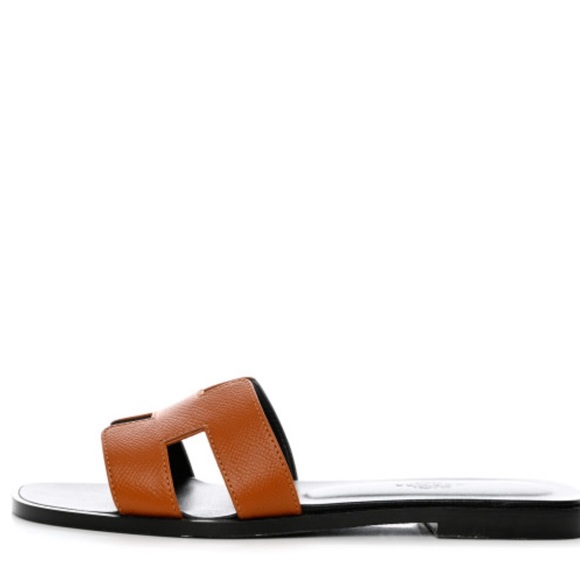 HERMES
Epsom Oran Sandals 37.5 Naturel - Picture 7 of 12